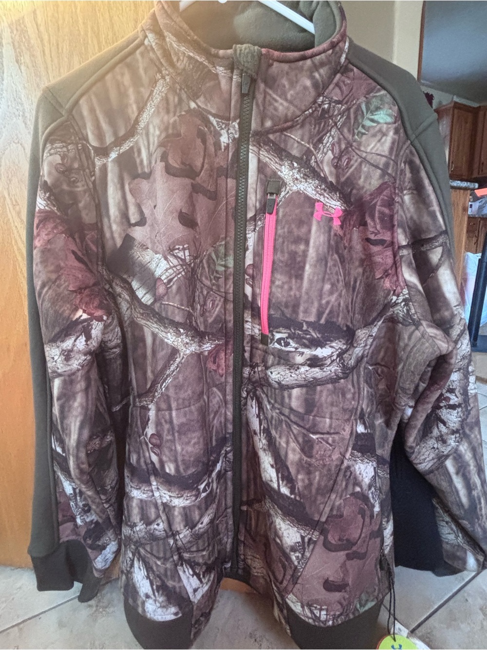 Under Armour Women's Camo Utility Jacket with Pink Accent mossy oak quick dry